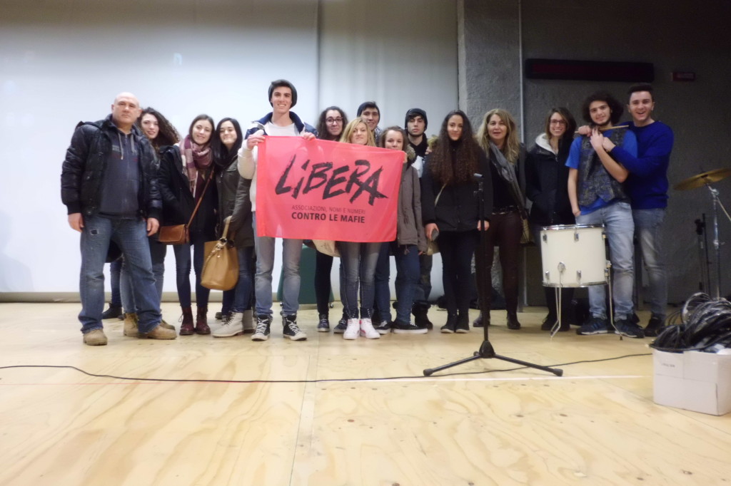 Foto con LIBERA al Capitini